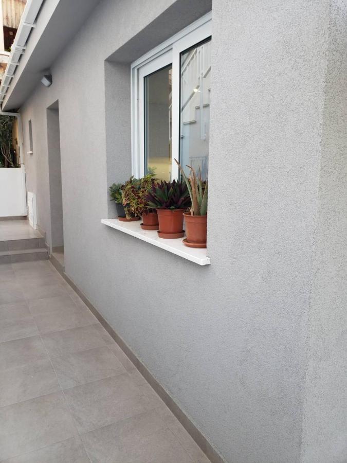 Modern & Cozy Studio W/ Backyard Near City Center Lemesos Exteriér fotografie